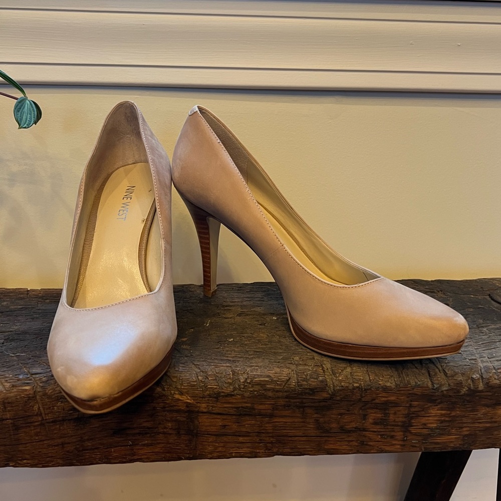 Women’s Nine West Tan Leather Pumps
